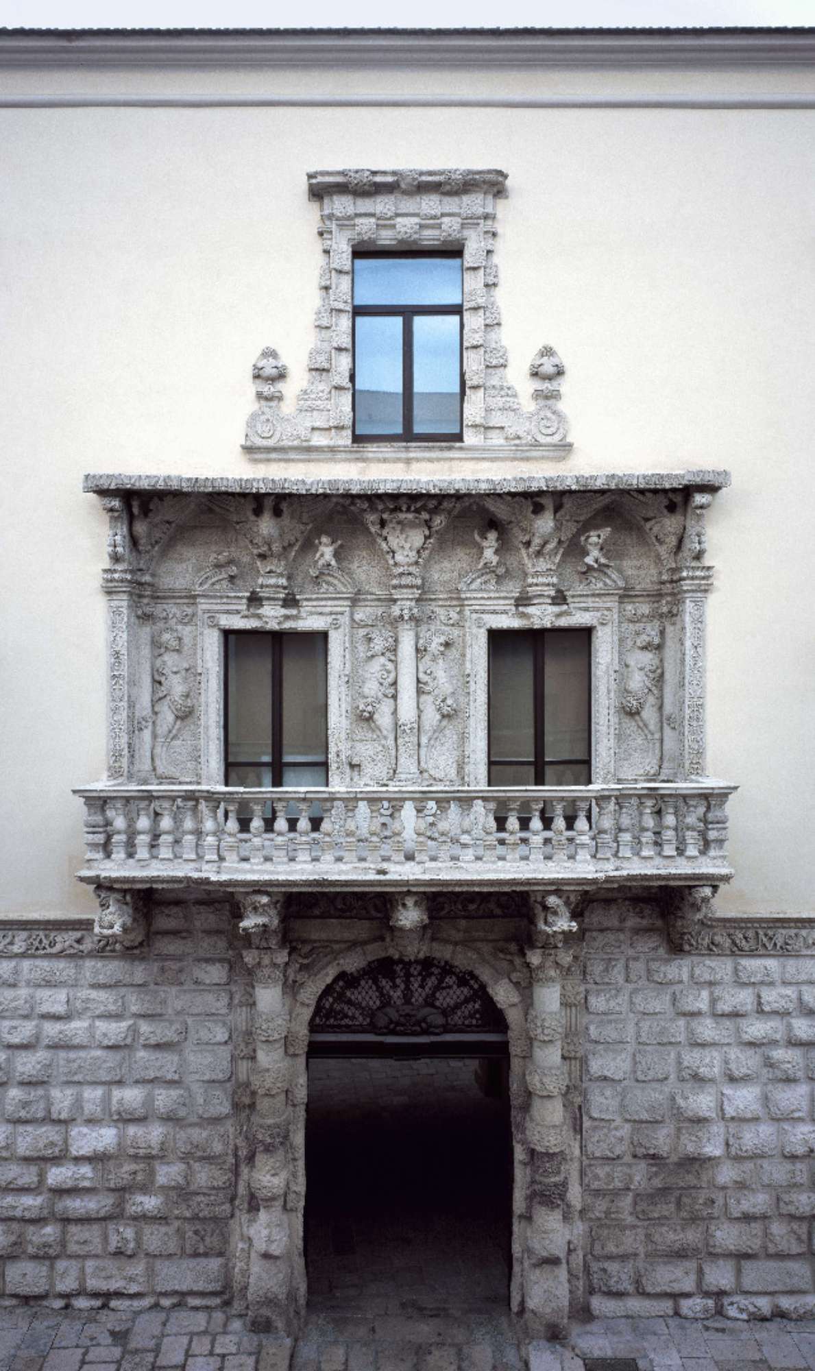 Foto ingresso principale Palazzo Della Marra
